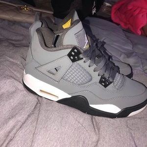 Jordan 4s